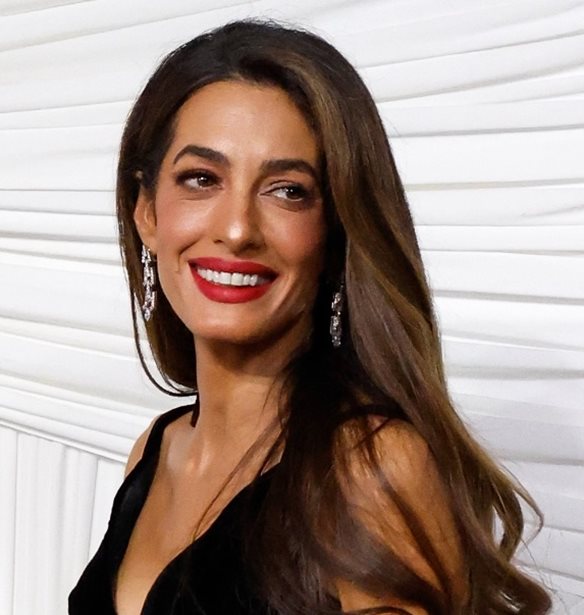 Γιατί η Amal Clooney κατέληξε στη μαύρη λίστα του Donald Trump