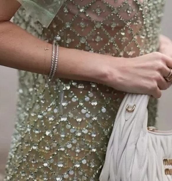 Μέτριο μήκος νυχιών: Αυτό είναι το πιο εντυπωσιακό και chic μανικιούρ