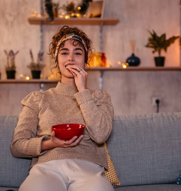 Αυτό το απολαυστικό σνακ που τρώμε όταν βλέπουμε ταινίες μπορεί να μας βοηθήσει να χάσουμε βάρος