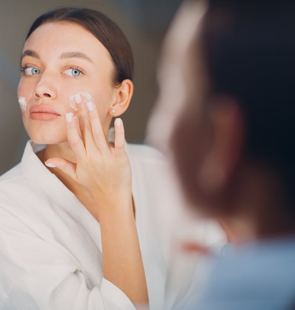 Κεφάλαιο "Ενυδατική Κρέμα": Το beauty tip για την εφαρμογή της στις πιο κρύες μέρες του χειμώνα