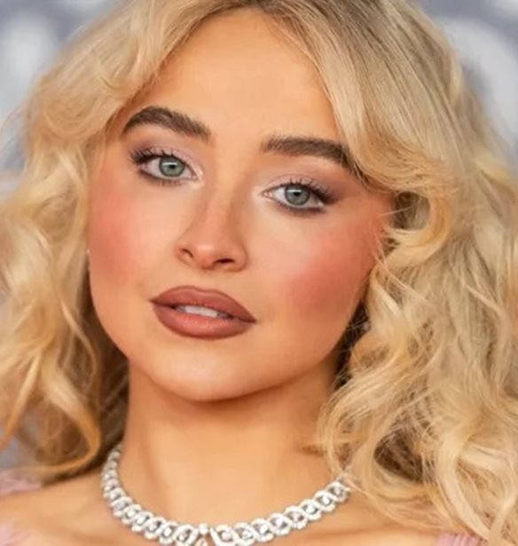 Boyfriend Blush: Το νέο trend στο ρουζ που σε κάνει να δείχνεις ερωτευμένη και πιο φρέσκια από ποτέ