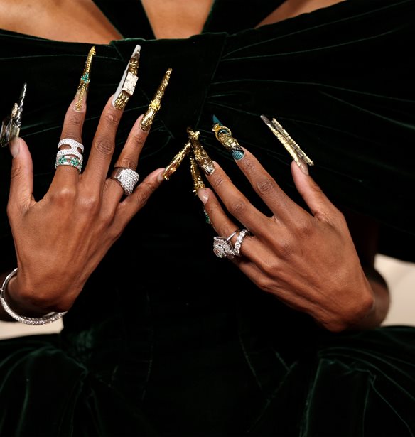 Τα μανικιούρ των #Oscars2025: Αυτά είναι τα nail trends που επέλεξαν τα it girls και ξεχώρισαν