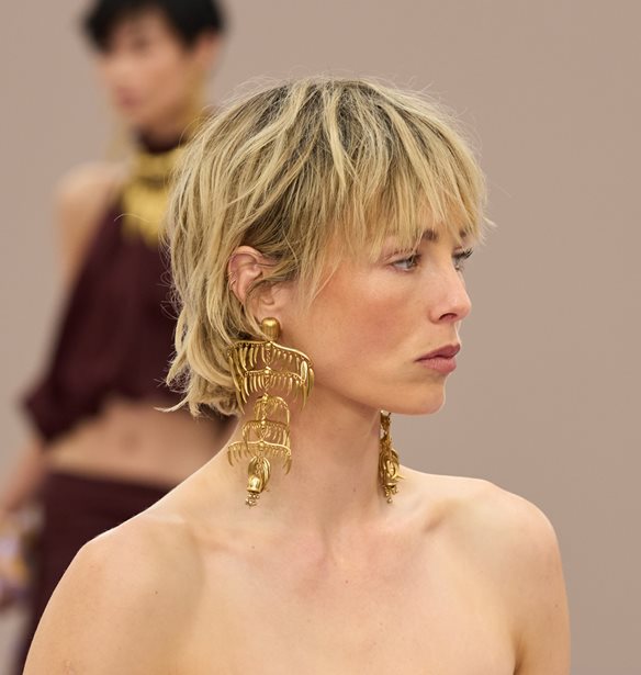 Clip-Ons & Cuffs: Τα πιο stylish σκουλαρίκια για όσες δεν έχουν τρύπες στα αυτιά