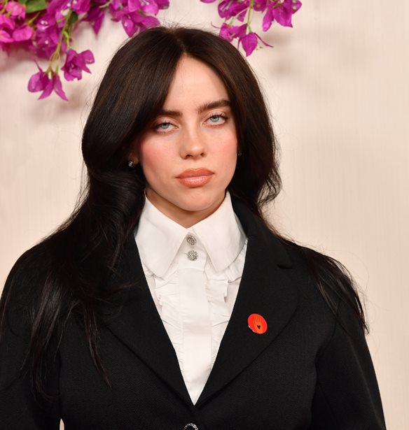 Billie Eilish's Eyeliner Technique: Με αυτόν τον τρόπο θα εξασφαλίσεις το πιο σαγηνευτικό βλέμμα