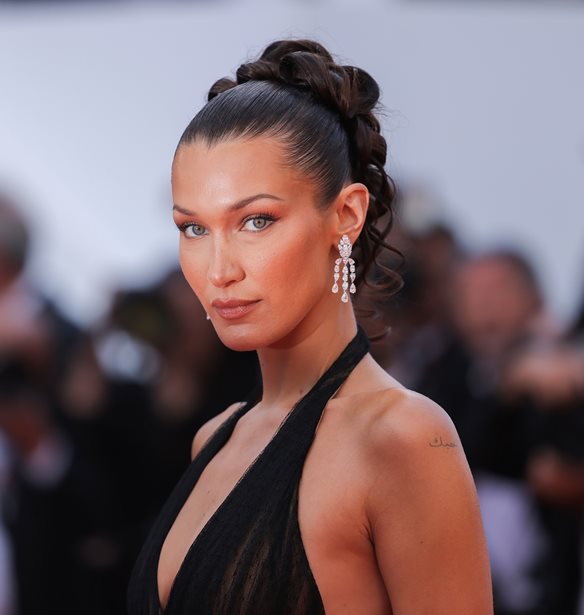 Η Bella Hadid έγινε ξανά ξανθιά-Η εντυπωσιακή εμφάνισή της στις Κάννες