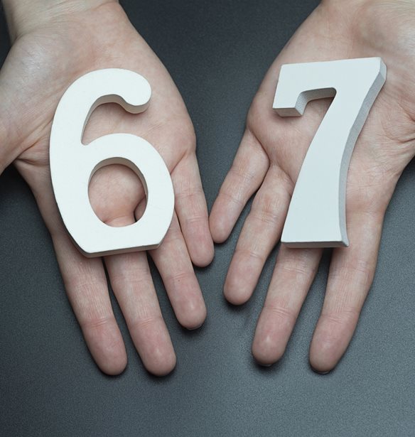 Η editor in chief του ELLE γράφει στο editorial Δεκεμβρίου για τo "67", τη λέξη της χρονιάς για το 2025