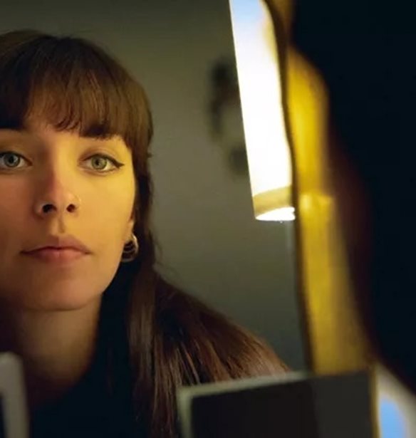 10 χαρακτηριστικά ναρκισσιστικής συμπεριφοράς που πρέπει να αναγνωρίζεις