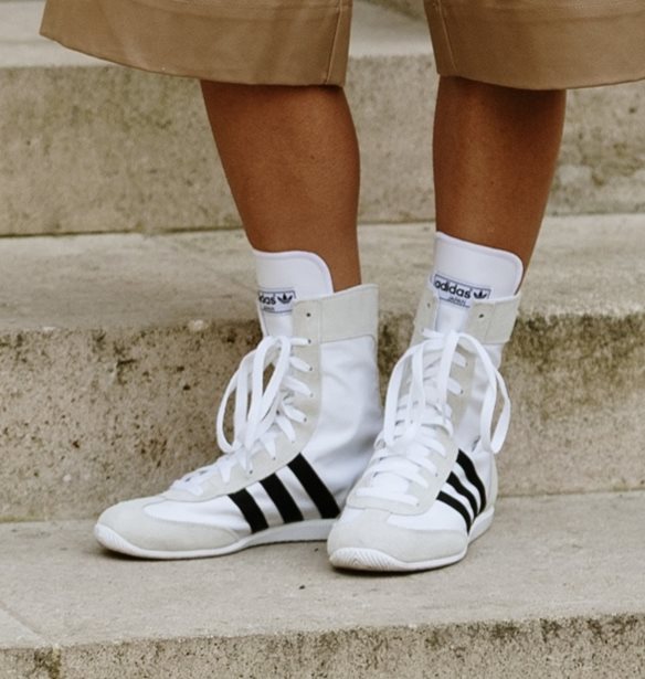 Ανανέωση γκαρνταρόμπας: 10 ζευγάρια sneakers που είναι hot αυτή την άνοιξη