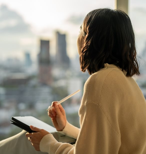 Η editor in chief του ELLE γράφει στο editorial Ιανουαρίου για το new year's ( re ) solution