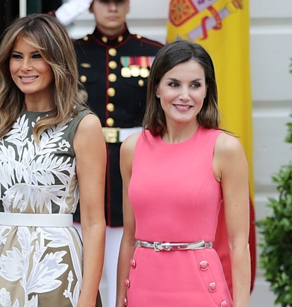 Η Letizia της Ισπανίας αντέγραψε το viral ανδρόγυνο look της Melania Trump