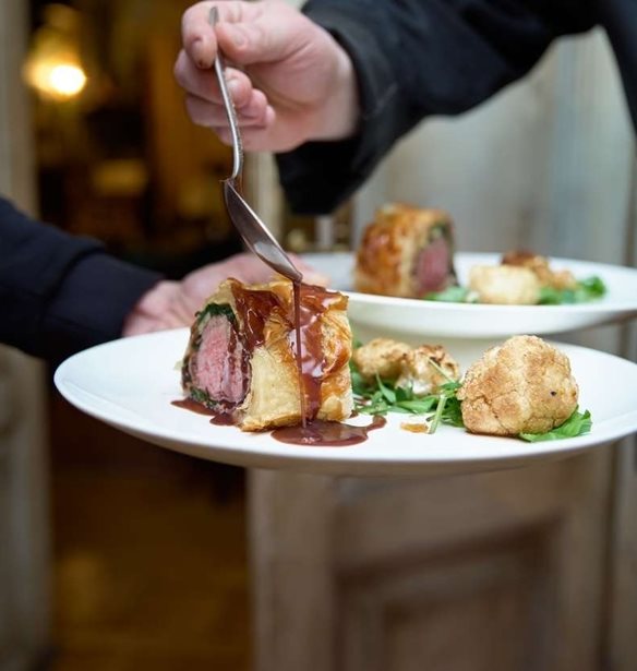 Στα high end εστιατόρια της Αθήνας δεν πας μόνο για το φαγητό