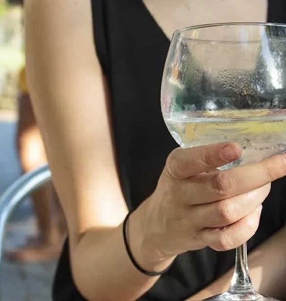 Το gin tonic τελικά έχει θερμίδες; Είναι "κατάλληλο" για διατροφή;