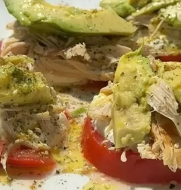"Supermodel Snack": Αυτό το σνακ που όλοι δοκιμάζουν είναι viral – Δες τι περιέχει