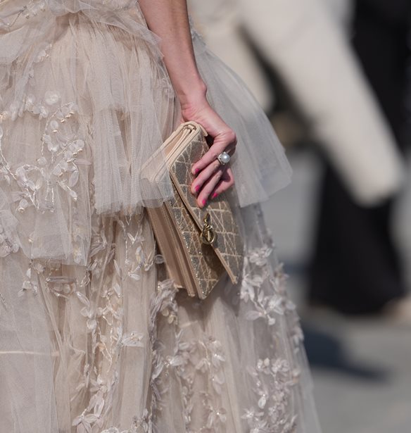 Αυτή η τάση στο μανικιούρ αυξήθηκε κατά 215% σε αναζητήσεις εν όψει των φετινών γιορτών