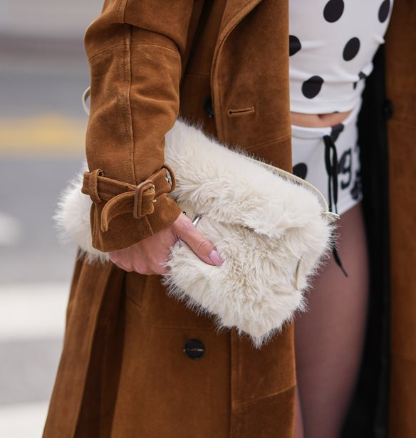 Chai Latte Nails: Πώς θα υιοθετήσεις τη no1 τάση στο μανικιούρ για το φετινό φθινόπωρο