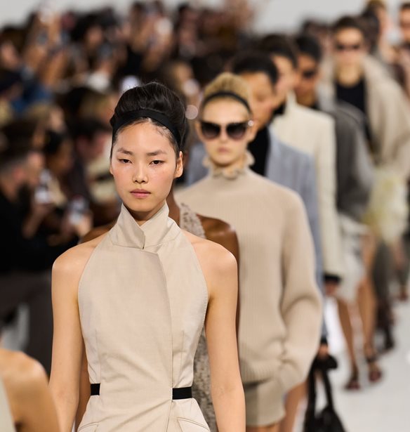 Max Mara: Μοντέρνο ροκοκό στη σκηνή του Μιλάνου