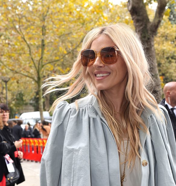 Το απόλυτο φθινοπωρινό look της Sienna Miller και πώς να το αντιγράψεις