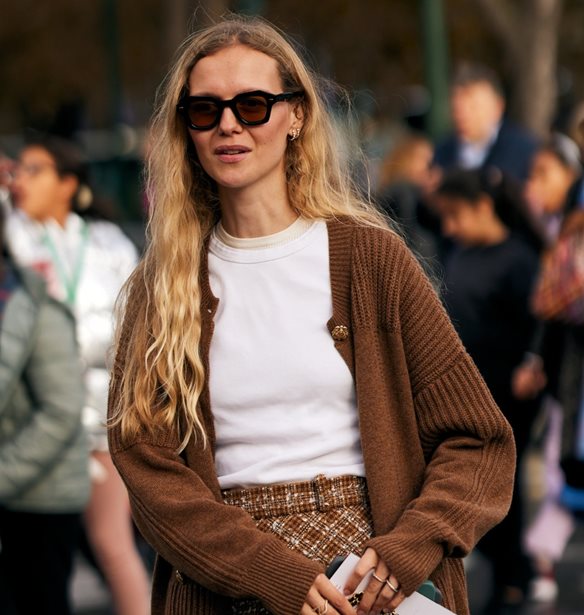 Attention fashion lovers: Αυτό είναι το χρώμα που θα κυριαρχήσει το 2025