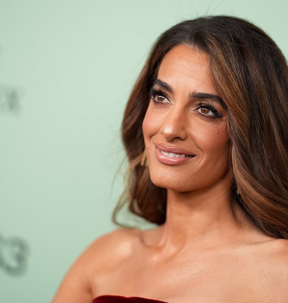 Bubble Blowout: Το νέο chic κούρεμα της Αmal Clooney