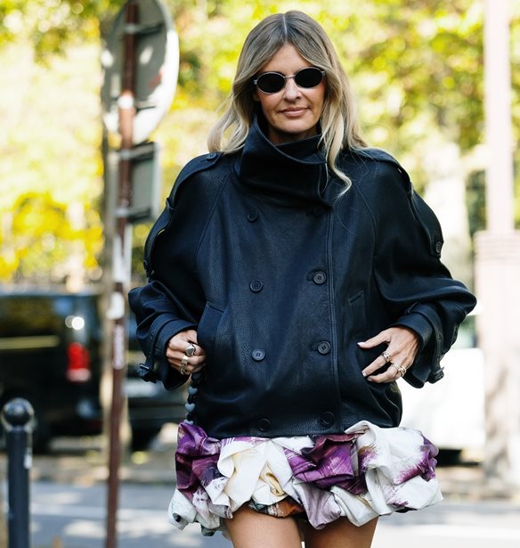 Αυτή η σουέντ φούστα από ZARA θα γίνει ο λόγος που θα θες να βγαίνεις κάθε ΣΚ