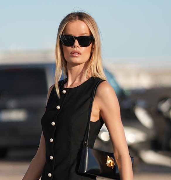 Hot item: Αυτό το λινό γιλέκο από MANGO είναι ό,τι πιο chic για το γραφείο