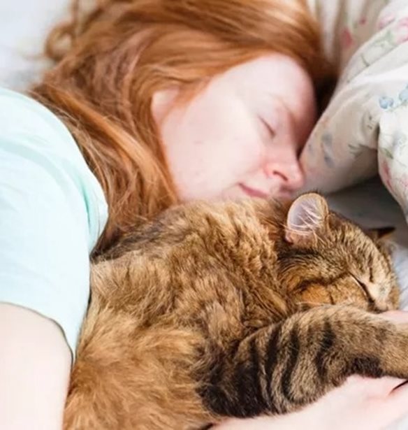 Bed rotting: Η viral τεχνική της αυτοφροντίδας μένοντας απλώς στο κρεβάτι