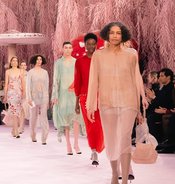 Chanel Haute Couture SS26: Το απελευθερωτικό πέταγμα του Matthieu Blazy στον οίκο Chanel