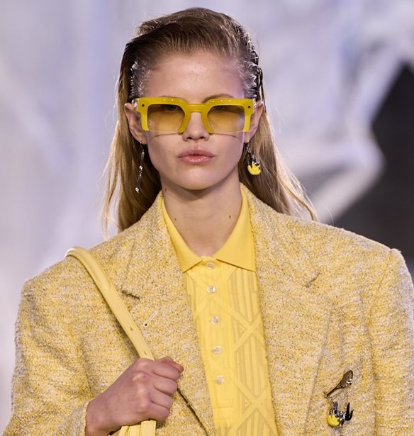 Hot hair trend: Η μεγαλύτερη τάση στα χτενίσματα για τη σεζόν SS25