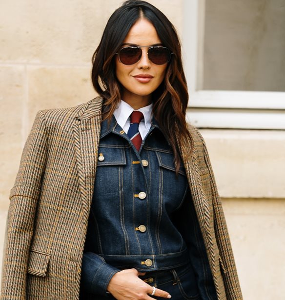 4 τζιν παντελόνια που ταιριάζουν στους περισσότερους σωματότυπους