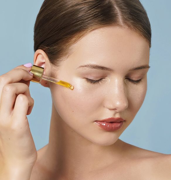 Face Oils: Το μυστικό στην εφαρμογή τους για να δράσουν καλύτερα
