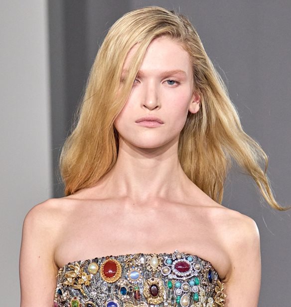 Τα πιο φρέσκα χτενίσματα που είδαμε στη NYFW και πώς θα τα αντιγράψεις