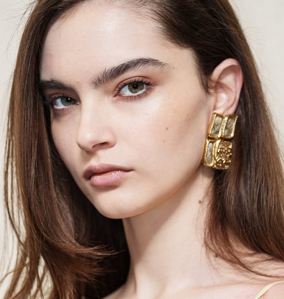 Toffee Makeup: Η τάση στο μακιγιάζ που θα βλέπουμε παντού τους επόμενους μήνες