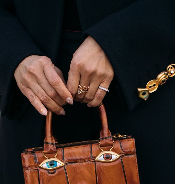 Squoval Nails: Γιατί οι γυναίκες με τα πιο κομψά μανικιούρ επιλέγουν αυτό το σχήμα;