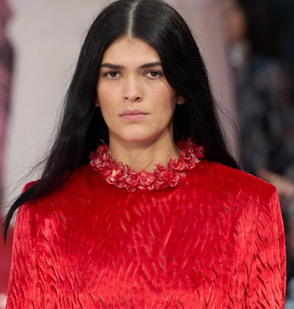 Red Power: Αυτό το γαλάκτωμα με εκχύλισμα καμέλιας είναι ένα πραγματικό ελιξίριο νεότητας