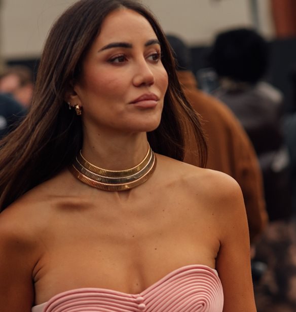 Το νέο φρουτώδες και λουλουδάτο άρωμα που επιλέγουν τώρα οι γυναίκες που μυρίζουν πάντα υπέροχα