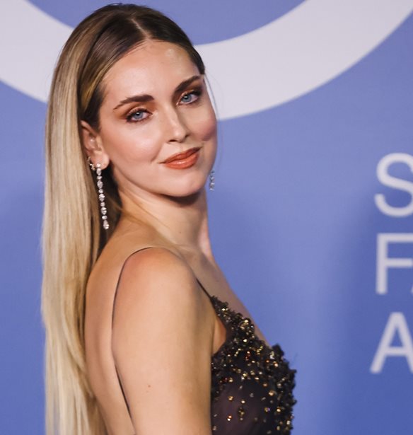 H Chiara Ferragni έκανε το πιο  κομψό "coquette" χτένισμα για τις γιορτές