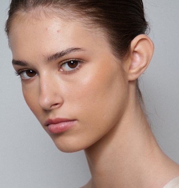 Αυτό είναι το μυστικό των make-up artists όταν εφαρμόζουν το ρουζ
