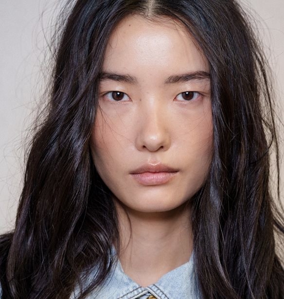 Το ασιατικό beauty μυστικό για να μην γκριζάρουν τα μαλλιά σου