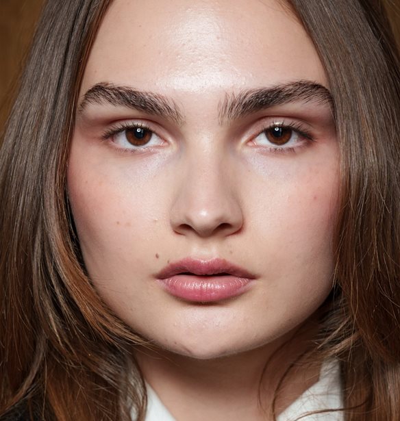 Η τεχνική στο contouring που μπορεί να σου χαρίσει γαλλική μύτη