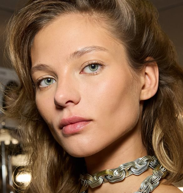 H viral ενυδατική κρέμα που οι beauty addicts αποκαλούν "botox σε βάζο"