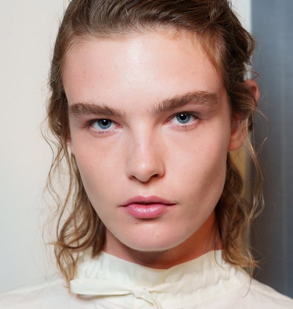 2 λάθη που πρέπει οπωσδήποτε να αποφύγουμε στη skincare ρουτίνα μας τον χειμώνα