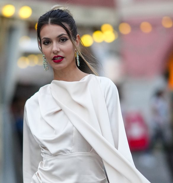 Κόκκινο χρώμα στα χείλη: 4 επιλογές για το πιο εντυπωσιακό αποτέλεσμα στις γιορτές