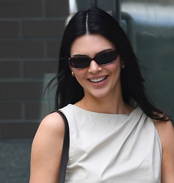 Η Kendall Jenner φόρεσε το top από MANGO που θα κυριαρχήσει στα καλοκαιρινά σου looks