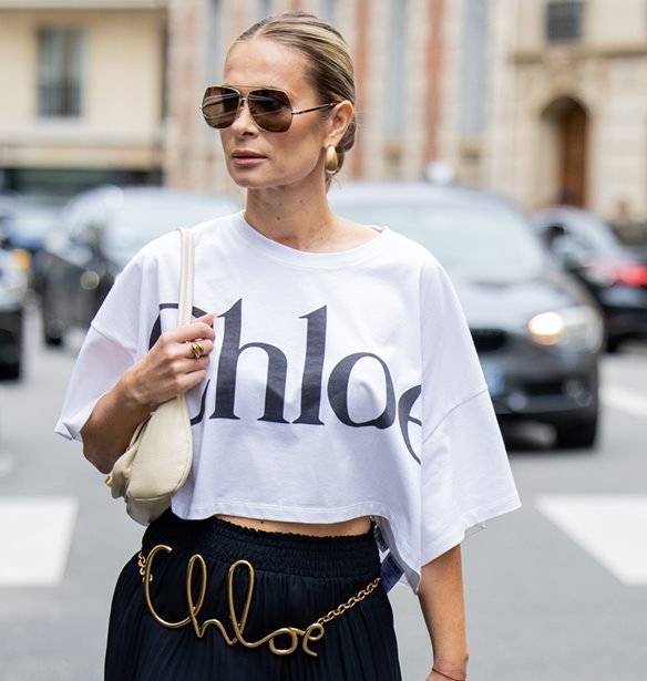 Αυτές τις φούστες φοράνε τώρα όλα τα stylish girls