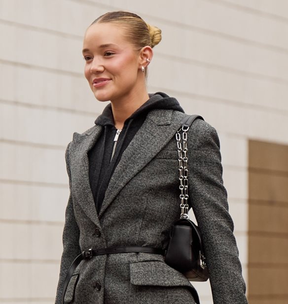 Όλα τα stylish girls αντικαθιστούν τις jelly μπαλαρίνες τους για αυτά τα φλατ παπούτσια