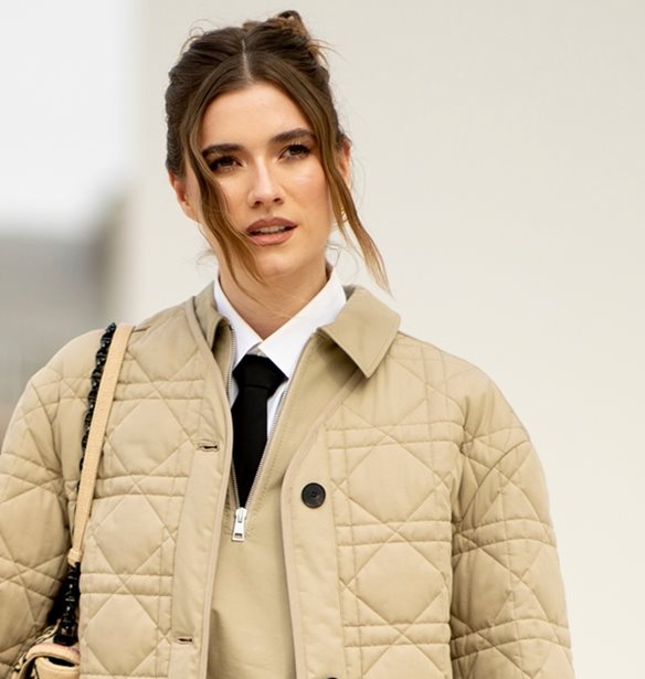 Το ελαφρύ μπουφάν από ZARA που λατρεύουν οι Σκανδιναβές κοστίζει 30 ευρώ