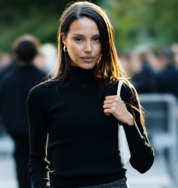 Αυτά είναι τα πουλόβερ που έχουν στην ντουλάπα τους οι πιο stylish Γαλλίδες