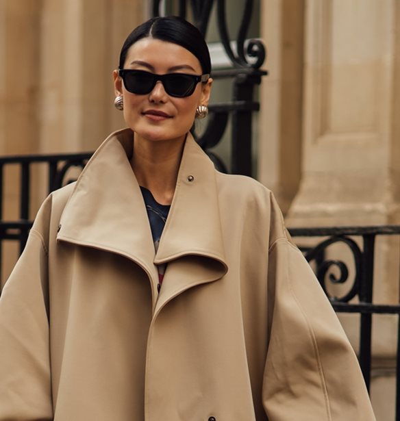 Ξέχνα την καμπαρντίνα: Αυτό το stylish παλτό θα την αντικαταστήσει το φετινό φθινόπωρο