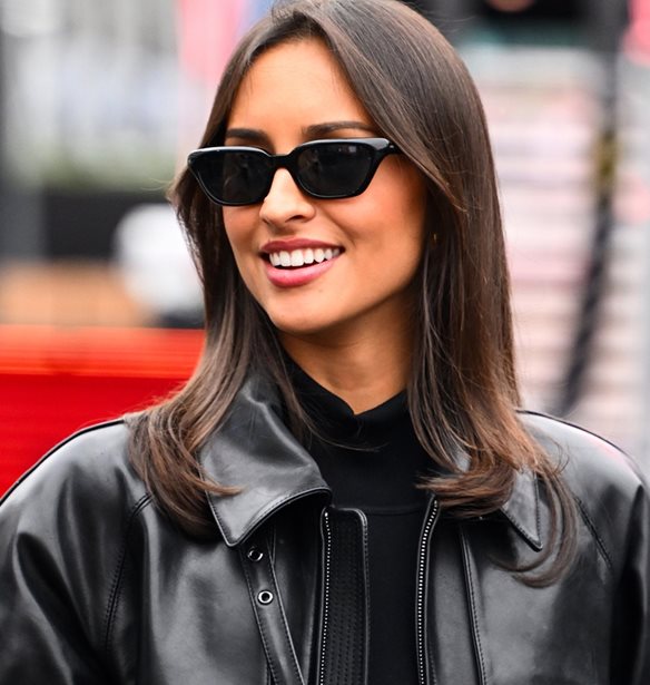 Alexandra Saint Mleux: Βρήκαμε τα stylish παπούτσια που επέλεξε να φορέσει στο Grand Prix της F1