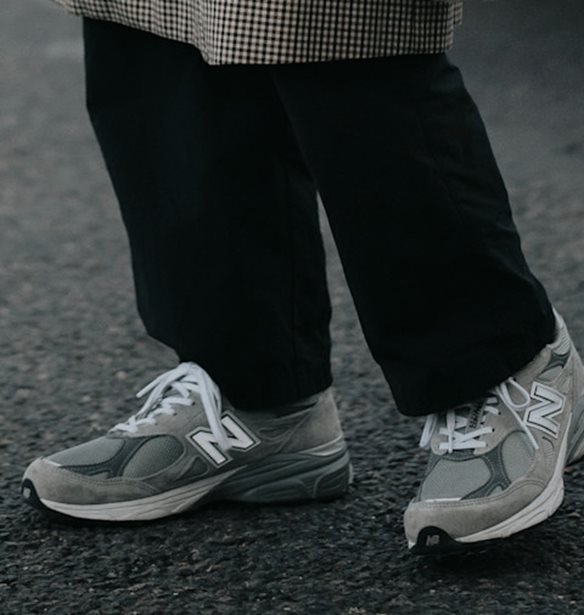 Αυτά τα 12 sneakers θα απογειώσουν όλα τα καθημερινά σου look